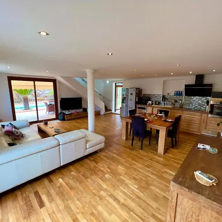 Villa Natval - 600 M2