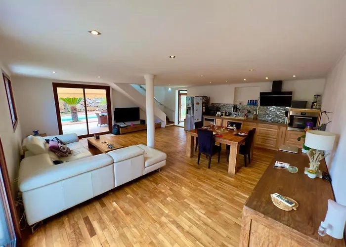 Villa Natval - 600 M2