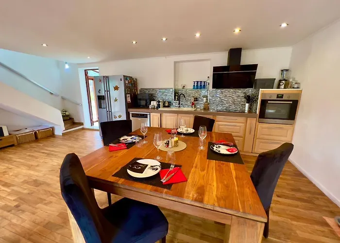 Natval - 600 M2 Villa