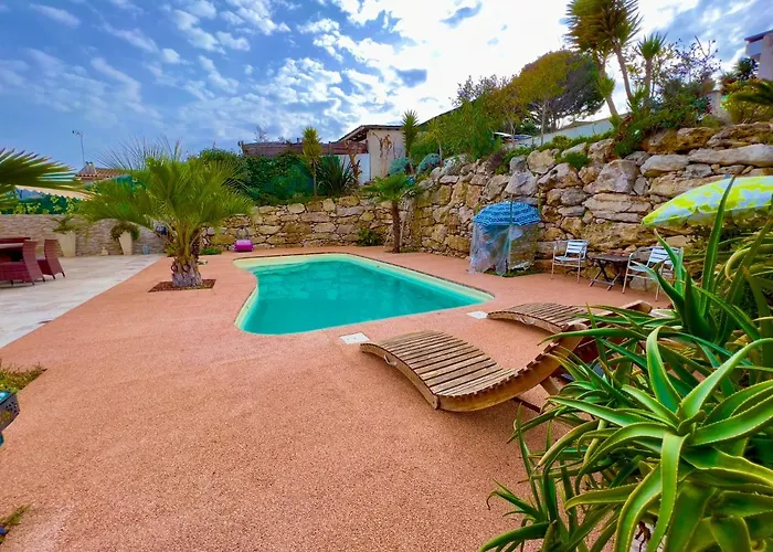 Villa Natval - 600 M2 *